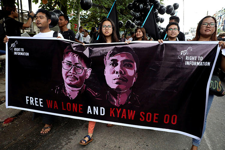 У М'янмі помилували засуджених до 7 років тюрми журналістів Reuters