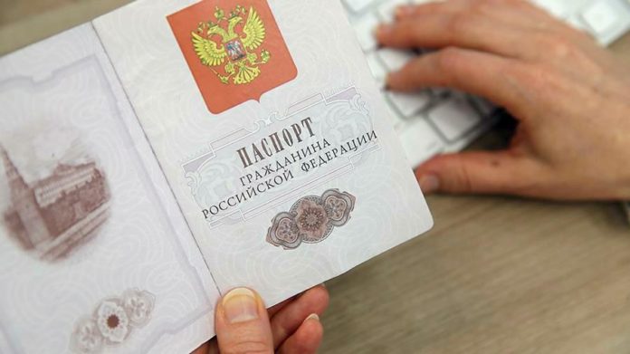Путін спростив отримання громадянства РФ для ще низки категорій українців