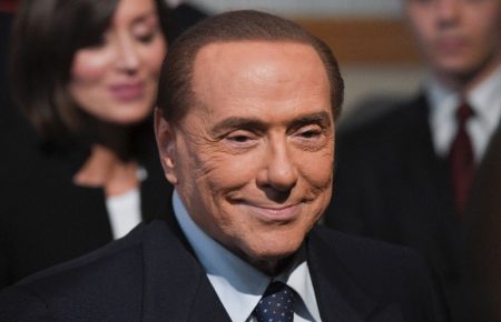 Берлусконі прооперували — його кампанія на виборах до Європарламенту під загрозою