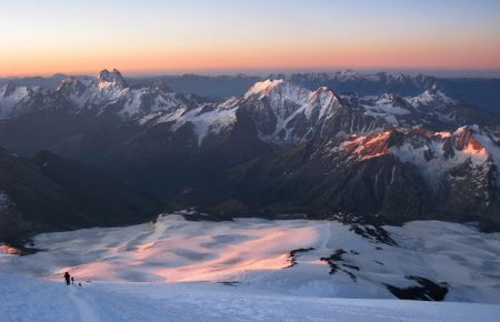 У МНС Росії заявили про загибель українського альпініста на Ельбрусі