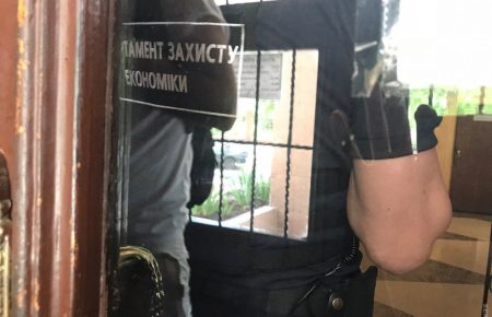 В Одесі в одному із департаментів міської ради тривають обшуки, двох людей затримали — поліція