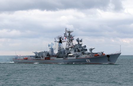 Росія проводить військові навчання біля окупованого Криму