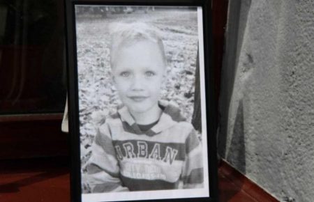 Вбивство хлопчика у Переяславі-Хмельницькому: рідні лише через 5 годин дізналися, що це кульове поранення