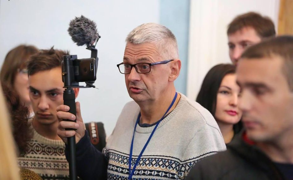 Побитий у Черкасах журналіст Комаров помер, не виходячи з коми