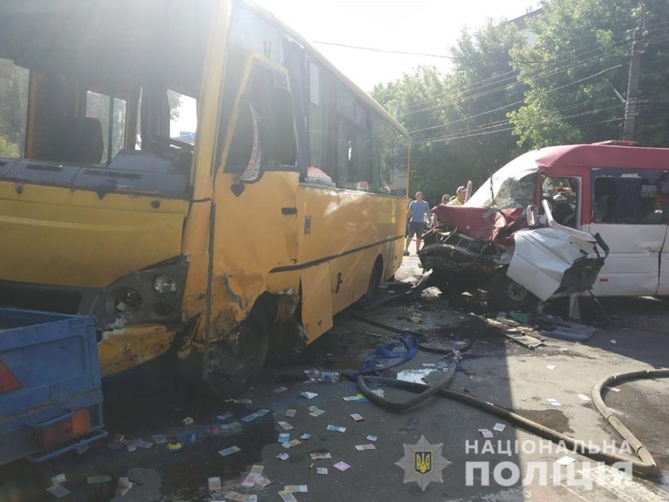 У ДТП на Київщині постраждали 26 людей, троє — в реанімації
