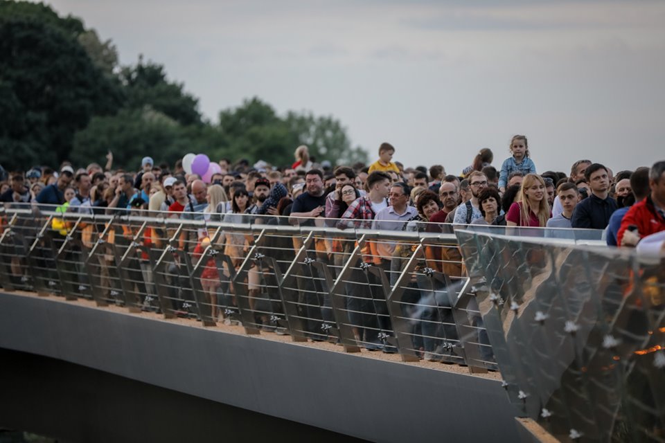 Склоплівку на новому мосту у Києві замінять «суперброньованим склом» — Кличко