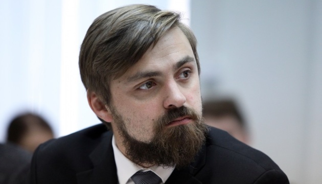 Зеленський виключив з делегації Гааги заступника Мінюсту, який заявив про необхідність люстрації Богдана