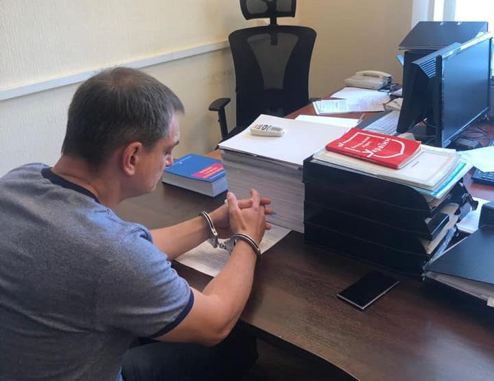 Луценко: ГПУ та СБУ затримали самопроголошеного керівника «Центральної виборчої комісії ДНР»