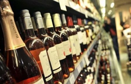 В уряді пропонують підвищити мінімальні ціни на алкоголь