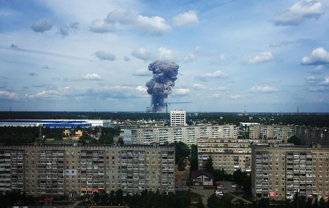 У російському Дзержинську сталися вибухи на підприємстві, є постраждалі