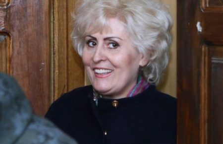 У передвиборчій гонці на Донеччині потроху з’являються старі обличчя, які вже не бояться – журналістка