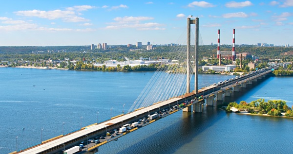 У Києві до 8 липня обмежать рух на Південному мосту