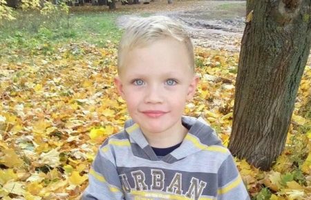 У Переяславі-Хмельницькому поховали вбитого 5-річного Кирила Тлявова