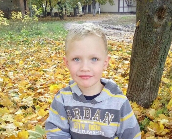 У Переяславі-Хмельницькому поховали вбитого 5-річного Кирила Тлявова