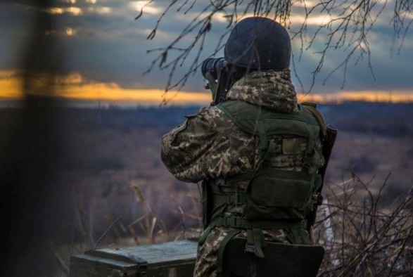 На Донбасі бойовики обстріляли автомобіль ЗСУ: двоє військових загинули