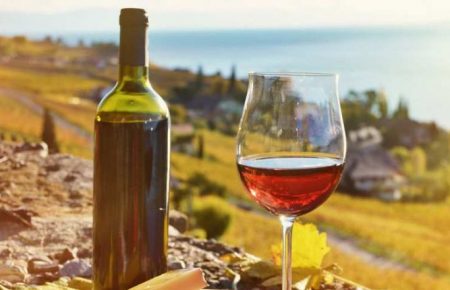 Росія обмежує ввезення грузинського вина через «незадовільну якість»