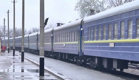 «Квитки на деякі поїзди треба купувати за місяць»: жителі Луганщини про недоліки залізничного сполучення в області