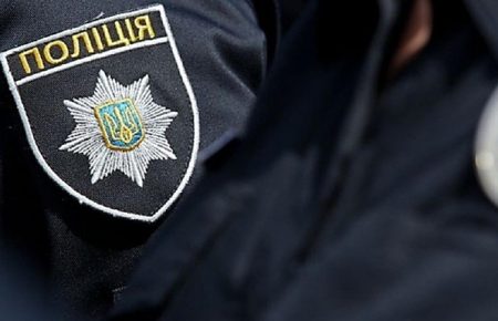 На Вінничині прокуратура повідомила поліцейському про підозру через знущання над затриманим (відео)