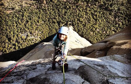 Десятирічна дівчинка стала наймолодшою ​​людиною, яка подолала один з найскладніших гірських підйомів світу