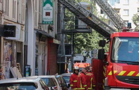 Пожежа у житловому будинку Парижа: троє загинули, ще 28 постраждали