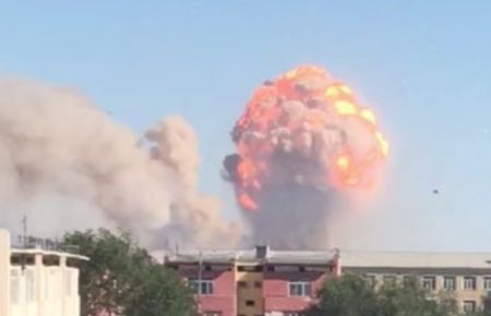 Унаслідок вибуху на складах боєприпасів у Казахстані постраждали 46 людей, околиці евакуюють
