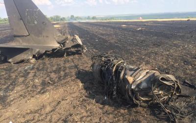 ДБР розслідує обставини падіння учбового літака на Харківщині