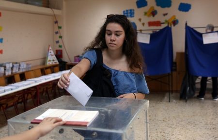 У Греції почалося голосування на дострокових парламентських виборах