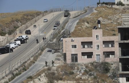 Ізраїль демонтує десятки будинків палестинців на околицях Східного Єрусалима