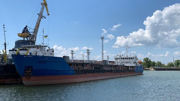 Суд арештував російський танкер NEYMA, який блокував українські кораблі у Керченській протоці — Матіос