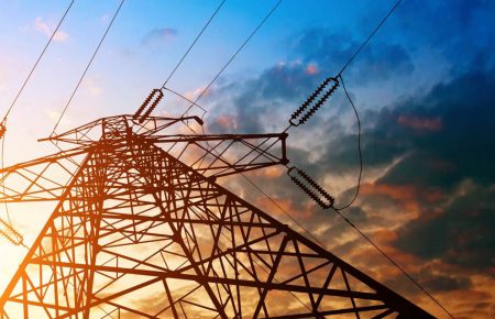 Суд призупинив постанову про тарифи на передачу електрики: «Укренерго» заявляє про загрозу новому ринку електроенергії