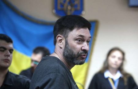 Суд залишив головреда «РИА Новости Украина» Вишинського під вартою