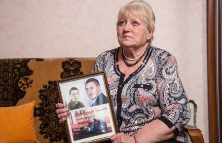 «За їхнє життя і свободу»: родичі українських політв’язнів запустили кампанію на Спільнокошті
