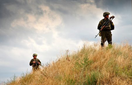 Бойовики продовжують обстріли на Донбасі: загинув військовий, 9 — ще постраждали