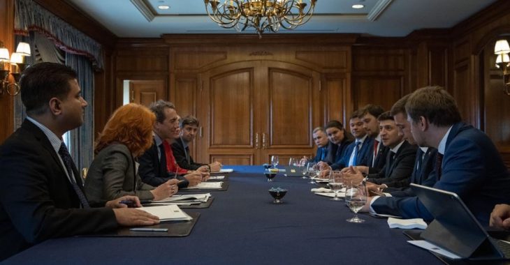 Зеленський анонсував підготовку великої приватизації та закликав інвестувати в Донбас Зеленський анонсував підготовку великої приватизації та закликав інвестувати в Донбас