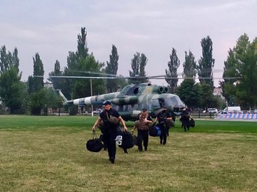 Протести на дільниці Донеччині: у Покровськ відправили вертоліт зі спецпризначенцями
