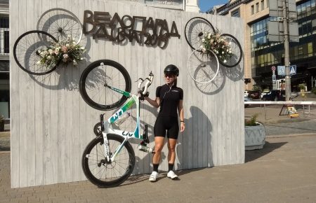 У Києві відбувається дев'ятий велопарад дівчат (фоторепортаж)
