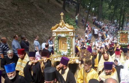 У Києві відбувається хресна хода з нагоди хрещення Київської Русі (фоторепортаж)