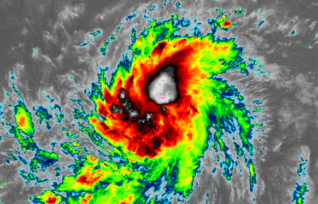 На Гаваї насувається тропічний шторм Ерік, що вже посилився до урагану