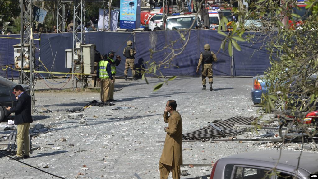 Унаслідок двох нападів у Пакистані загинули 8 людей, близько 30 дістали поранення