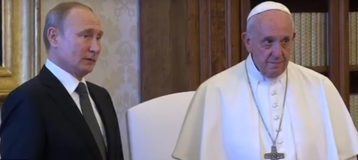 Путін зустрівся з Папою Римським — розмова тривала близько години