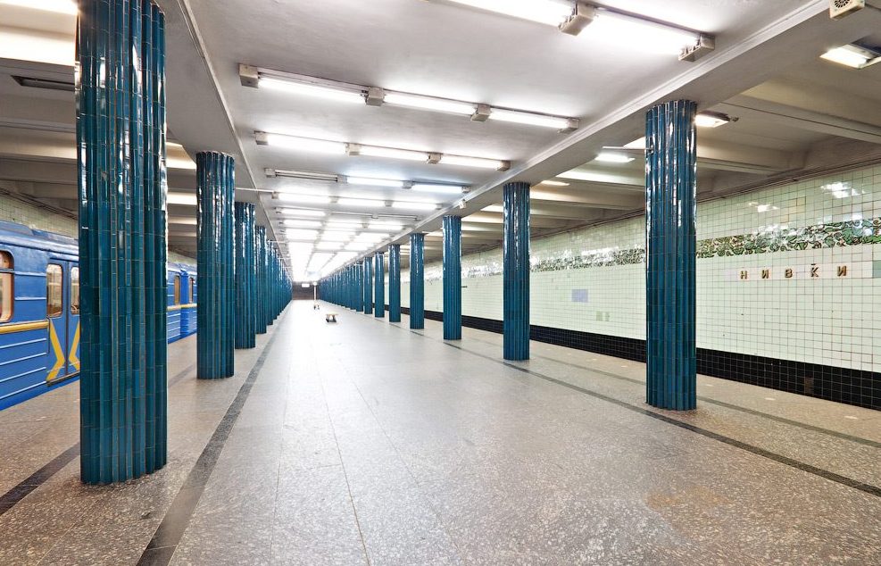 На станціях метро «Нивки» та «Іподром» у Києві відмовилися від жетонів