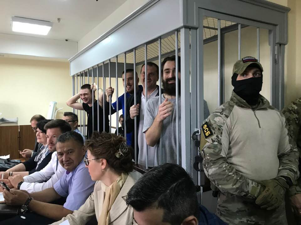 До МЗС Росії передали клопотання про звільнення захоплених українських моряків під особисте зобов’язання