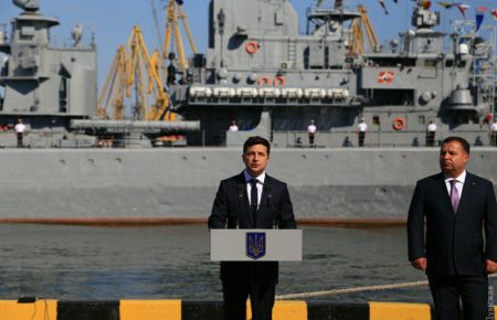 «Ми працюємо вдень і вночі, щоб повернути моряків»: Зеленський прибув із візитом в Одесу