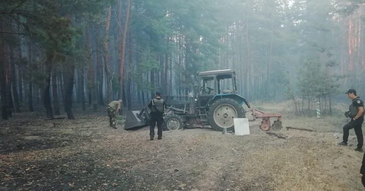 Луганщина: поліція кваліфікувала підрив трактору біля кордону з РФ як теракт