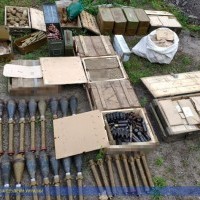На Луганщині СБУ виявила схрон зі зброєю