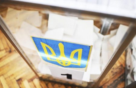 У шести обʼєднаних територіальних громадах проходять перші місцеві вибори — ЦВК