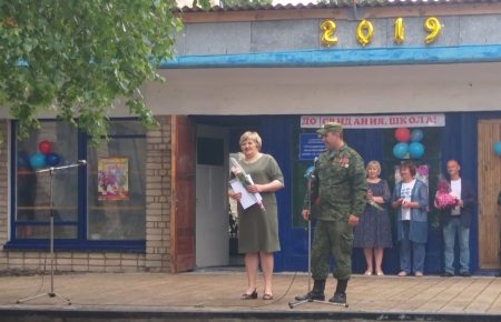 На окупованій Луганщині хочуть влаштувати у школі казарму для бойовиків (відео)