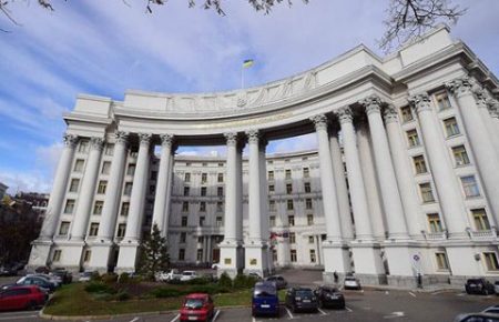 МЗС: Україна працює над можливістю впровадження е-голосування на закордонному виборчому окрузі