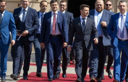 Президент Володимир Зеленський провів закриту зустріч із депутатами «Слуги народу»