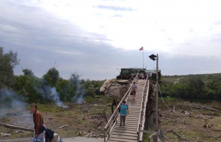 Поблизу мосту у Станиці Луганській завершили розмінування близько 2 гектарів землі